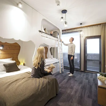 Aateli Hillside 4*