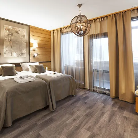 Aateli Hillside 4*