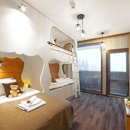 Aateli Hillside 4*
