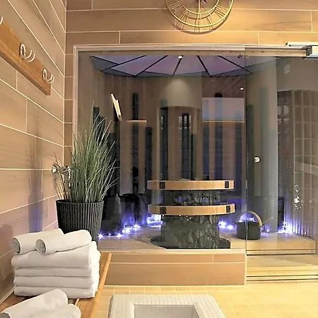Aateli Hillside 4*