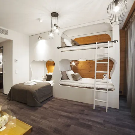 Aateli Hillside 4*