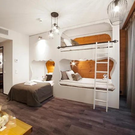 Aateli Hillside 4*