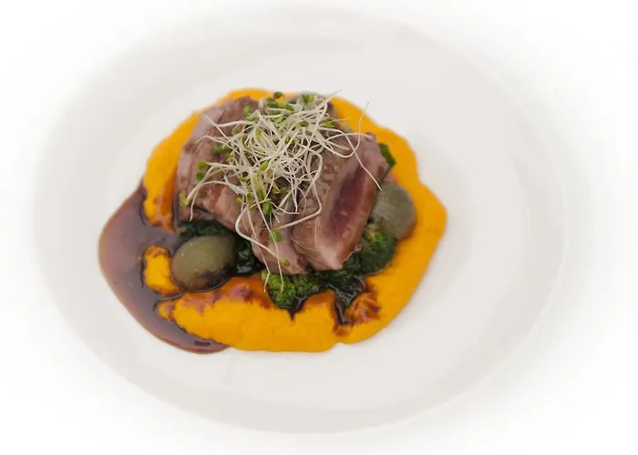 Aateli Hillside 4* فُوَكاتي