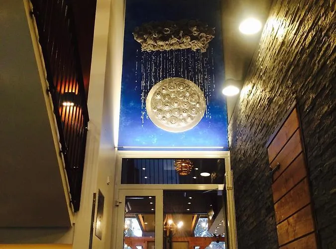 Aateli Hillside 4* فُوَكاتي